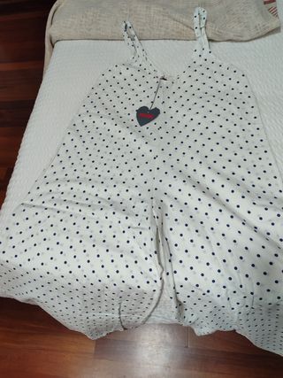 Mono blanco con lunares