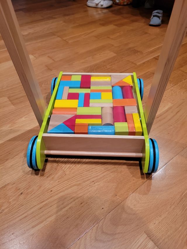 Carrito andador con bloques