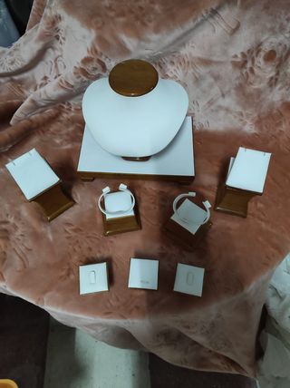 Expositores para joyas.