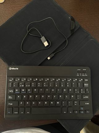 Funda con teclado para tablet