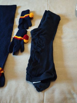 Bufanda, gorro ,guantes y leotardos azules