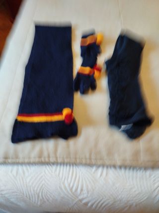 Bufanda, gorro ,guantes y leotardos azules