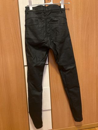 pantalones de cuero stradivarius