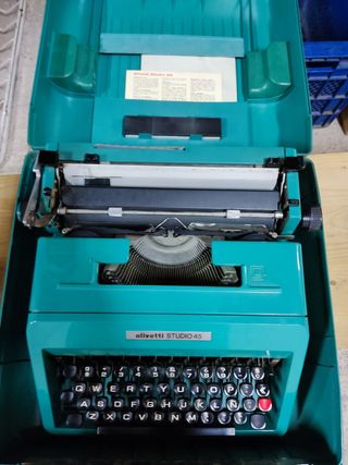 Maquina de escribir olivetti studio 45