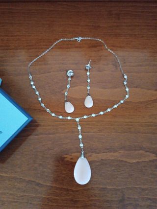 Collar y pendientes 