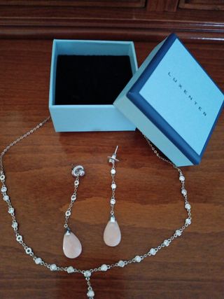 Collar y pendientes 
