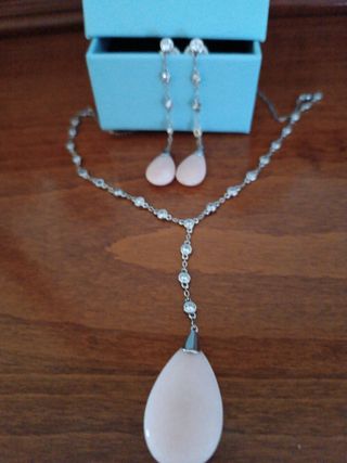 Collar y pendientes 