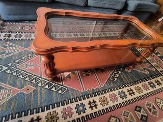 Mesa baja de salón. 