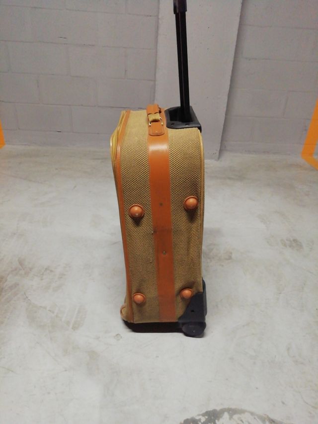 Maleta Troley con ruedas 