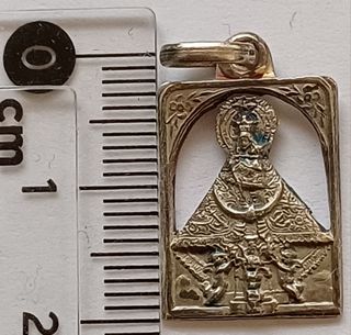 Medalla antigua Virgen con niño