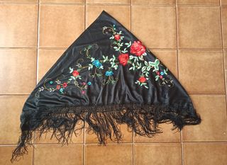 Foulard ricamato a mano 