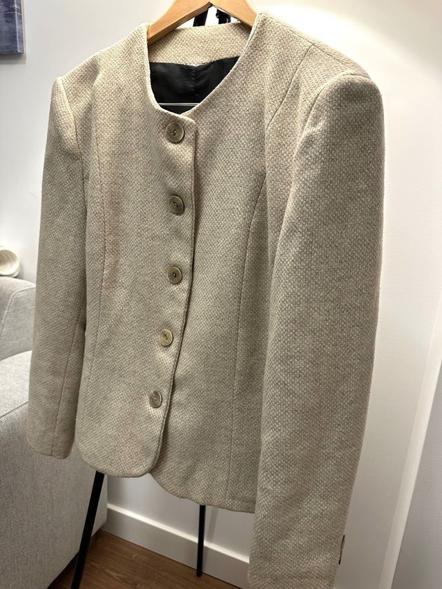 Set giacca e gonna beige