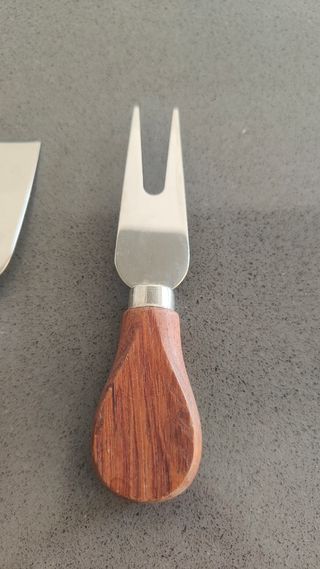 Set tre coltelli da formaggio