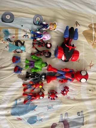Set de muñecos de spidey