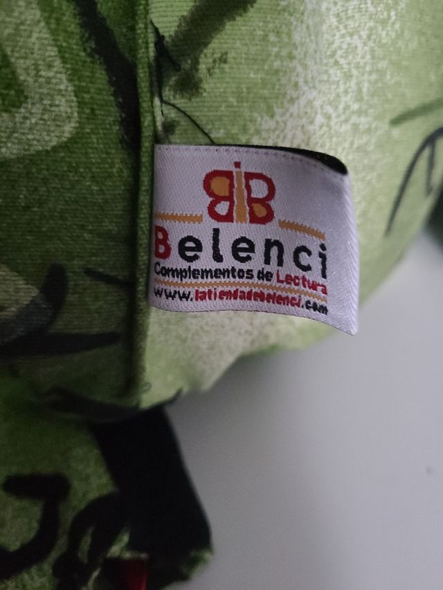 Apoya libros sin estrenar