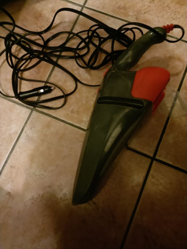 Aspirapolvere per auto 