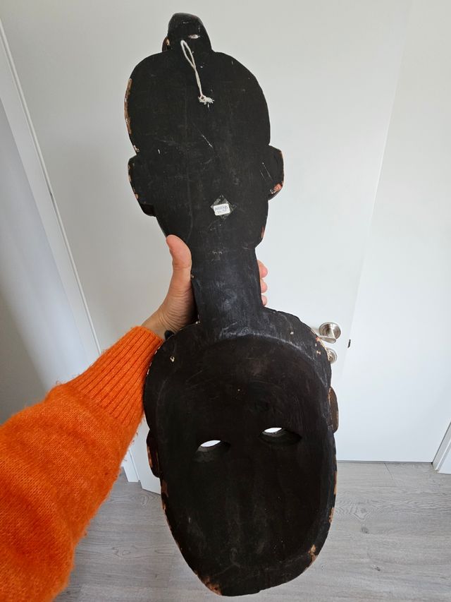 Máscara decorativa de madera