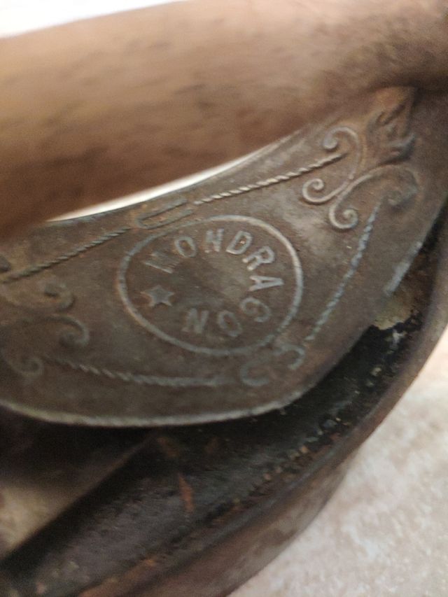 PLANCHA PEQUEÑA ANTIGUA DE CARBÓN,  MONDRAGÓN.