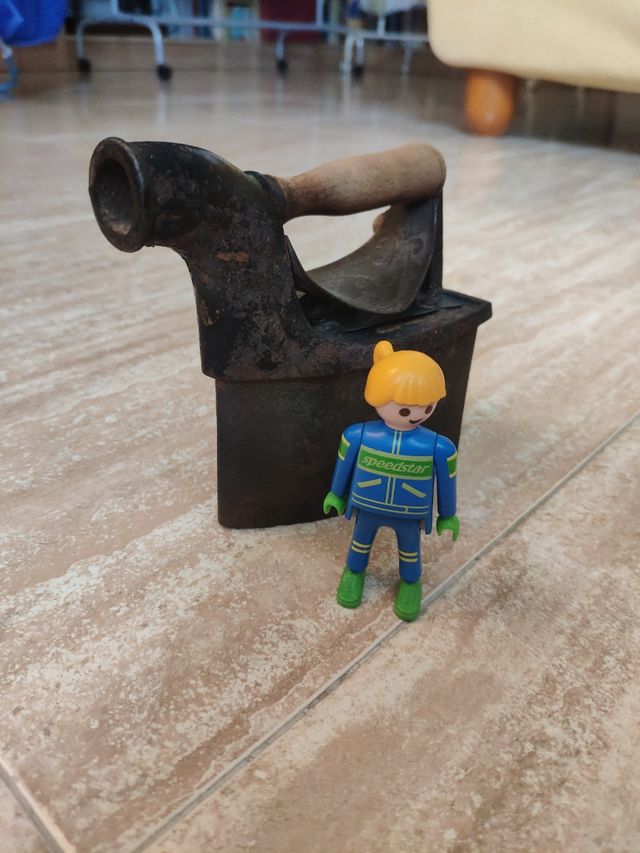 PLANCHA PEQUEÑA ANTIGUA DE CARBÓN,  MONDRAGÓN.