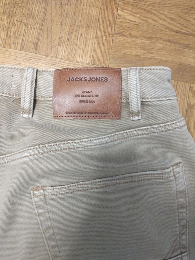 Pantalón vaquero marrón