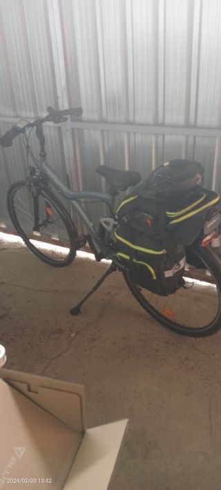 Bicicletta con pedalata assistita elettrica