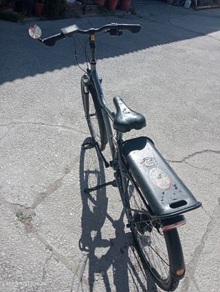 Bicicletta con pedalata assistita elettrica