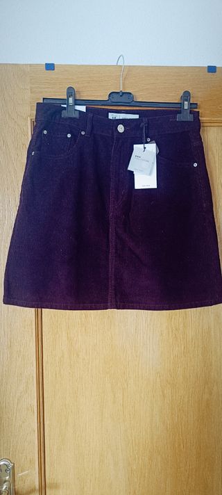 Falda de pana a estrenar