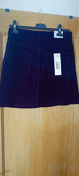 Falda de pana a estrenar