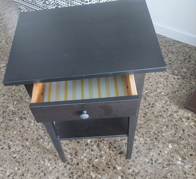 Mesita de noche Ikea