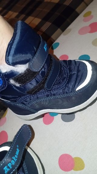 Botas de nieve niño.