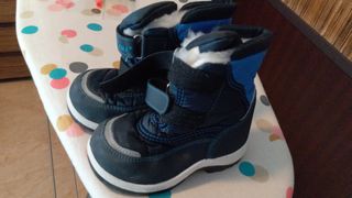 Botas de nieve niño.