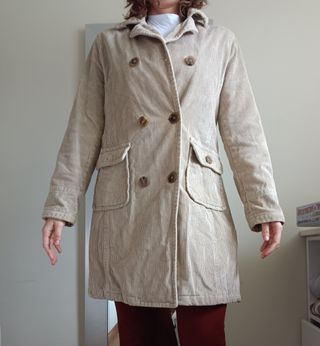 Gabardina beige talla L de Massimo Dutti