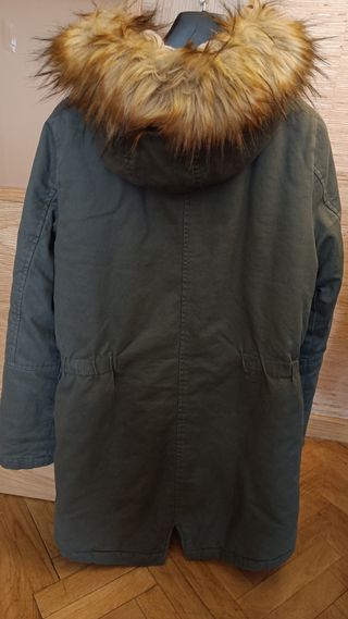 Abrigo tipo parka CyA de Chica