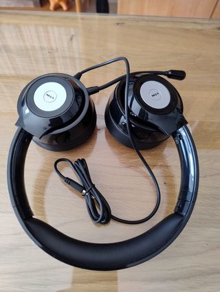 Auriculares USB con cable y micrófono