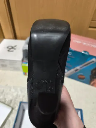 Botines Negros con Tacón Textura - MARYPAZ