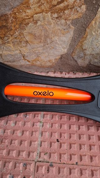 Monopatín de dos ruedas .