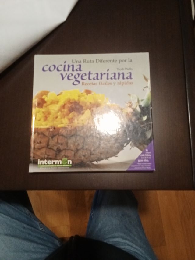 Una Ruta Diferente Por La Cocina Vegetariana (Spanish Edition)
