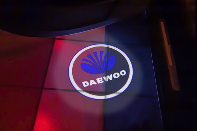 PROYECTORES LED PUERTAS LOGO DAEWOO