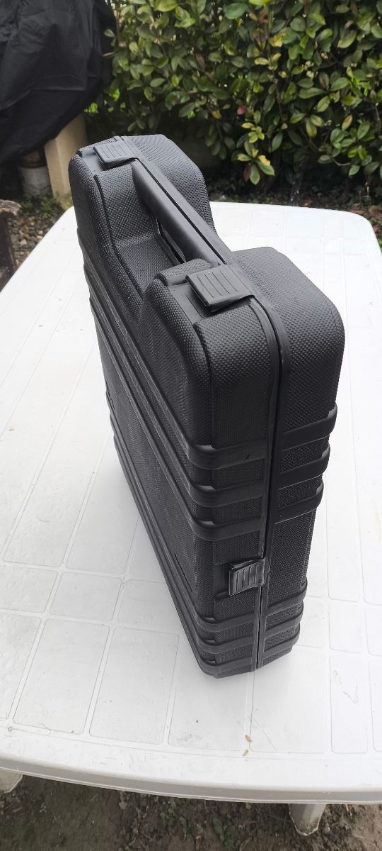 Completo satellitare Schwaiger in valigetta