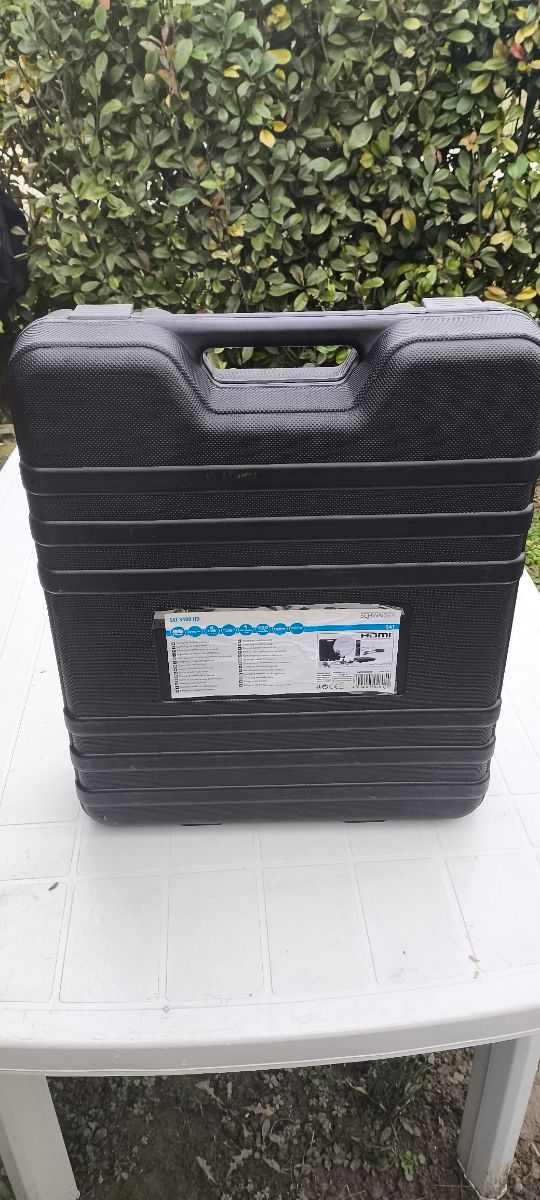 Completo satellitare Schwaiger in valigetta