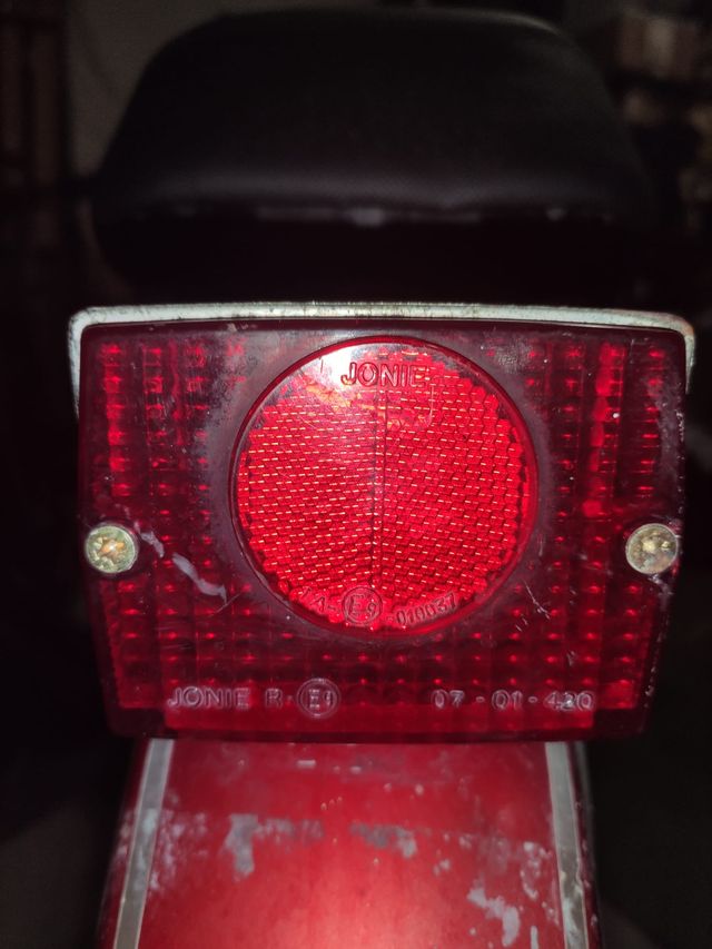 Luz trasera derbi variant america