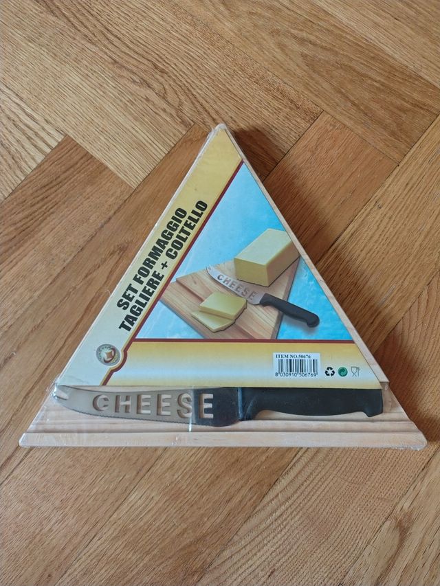 Set formaggio tagliere e coltello