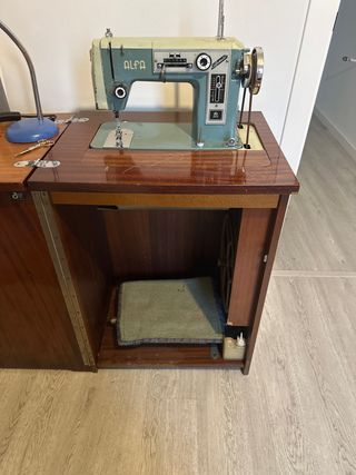 Maquina de coser Alfa