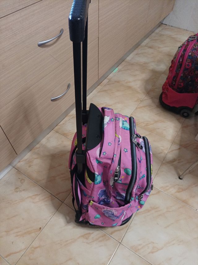 Mochila Totto con ruedas,asa ajustable