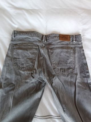 Pantalón Zara
