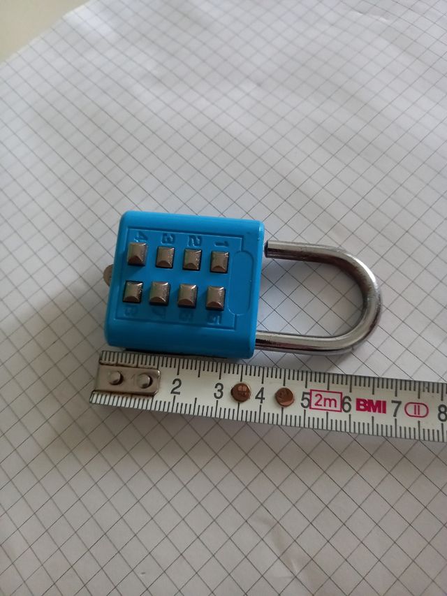 Lucchetto con combinazione 