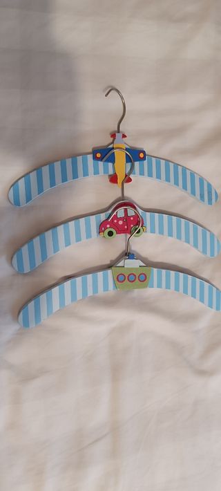 Set 3 perchas infantiles azules