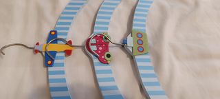 Set 3 perchas infantiles azules