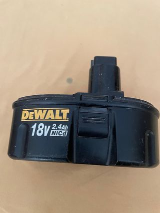 Carcasa batería Dewalt