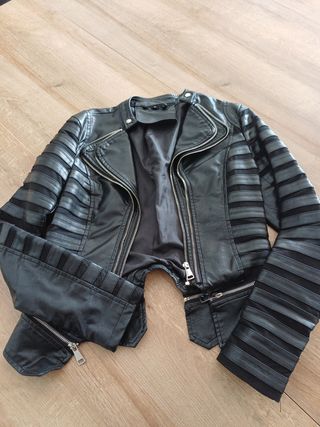 Cazadora biker negra